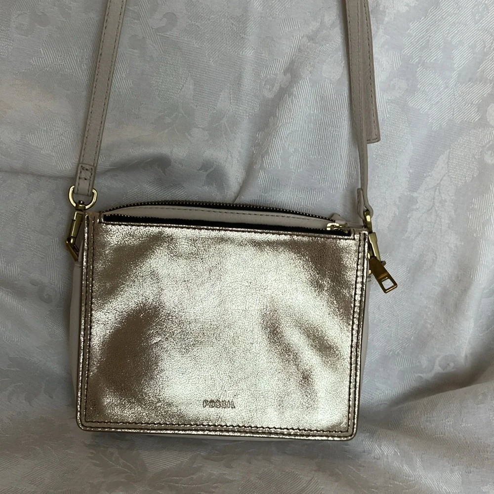 Fossil Campbell Sling Bag in Metallic Gold EUC - Picture 2 of 12